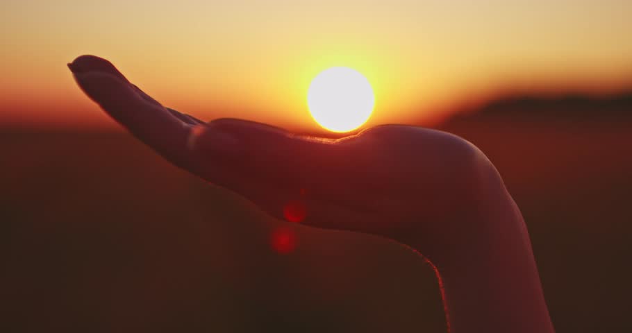 sun_in_hand