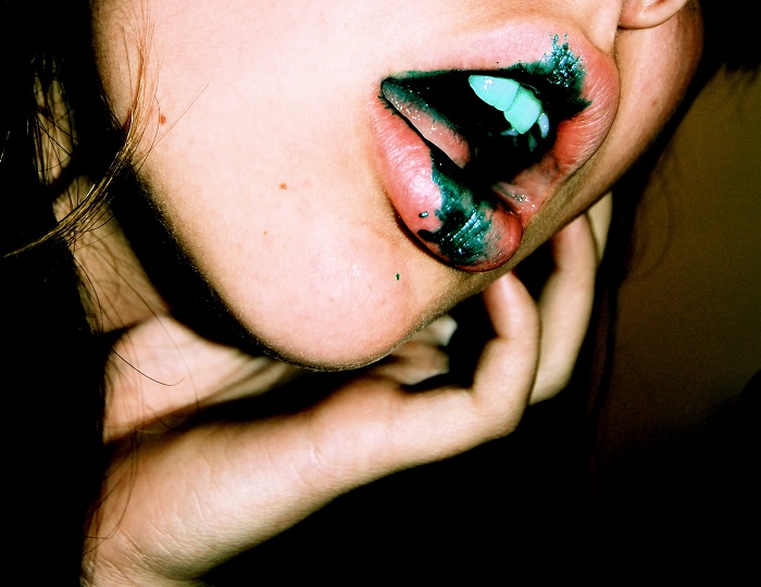 poison-in-lipstick-3