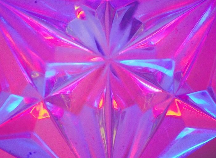 Отойди, ты не хрустальный!